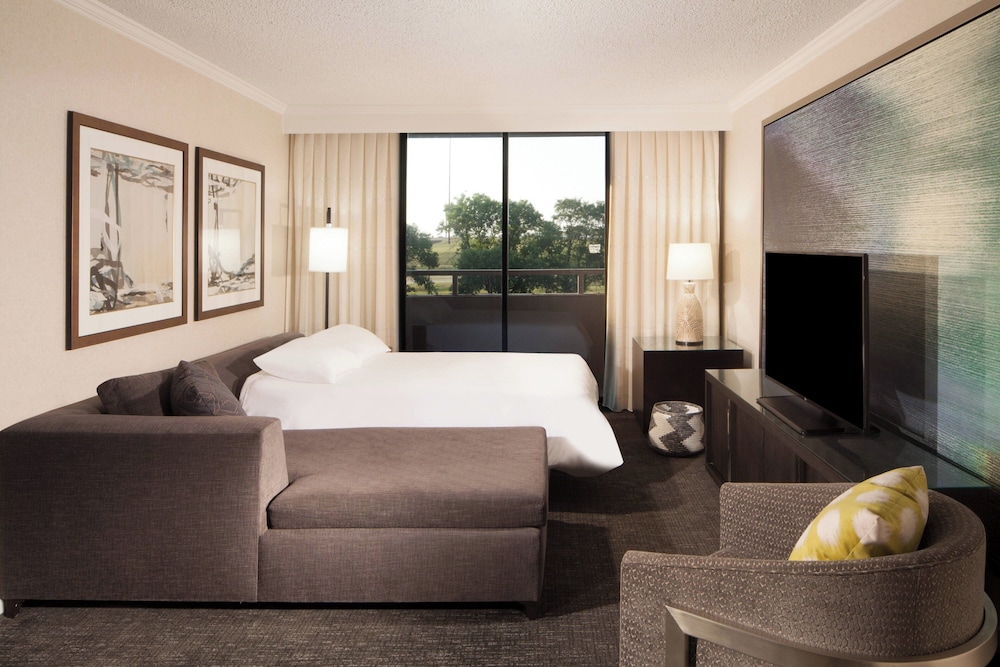 Suite, 1 Bedroom, Balcony photo 3