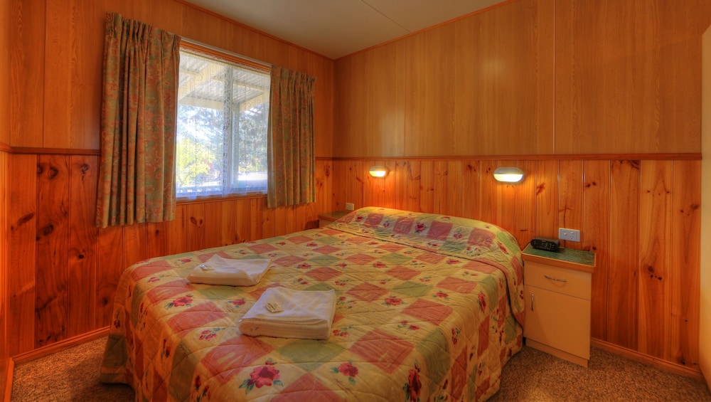 Deluxe Cabin, 2 Bedroom (4-berth) No Pets allowed photo 3