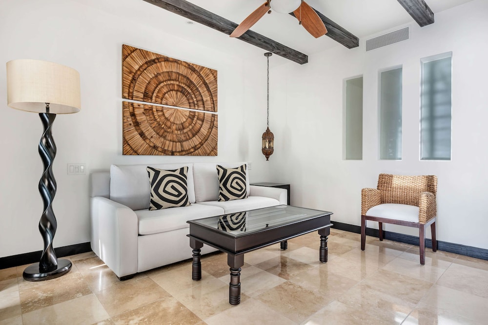 Junior 1 King Suite With Balcony