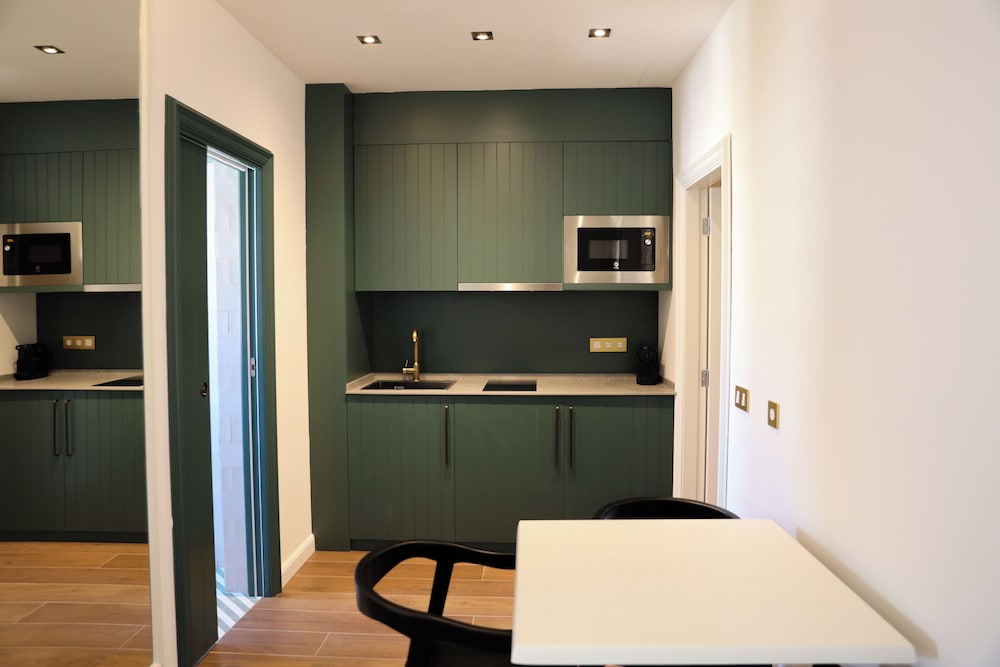 Suite Apartment - Photo 3