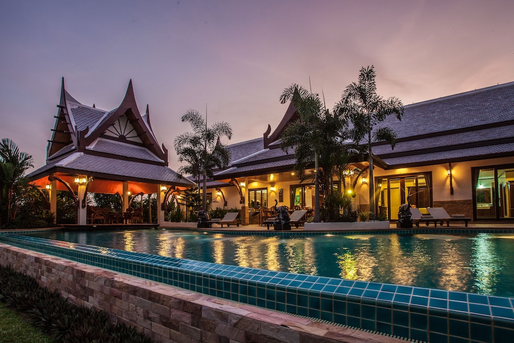 Whole Villa Using Just 1 Bedroom For 2 Adults photo 2