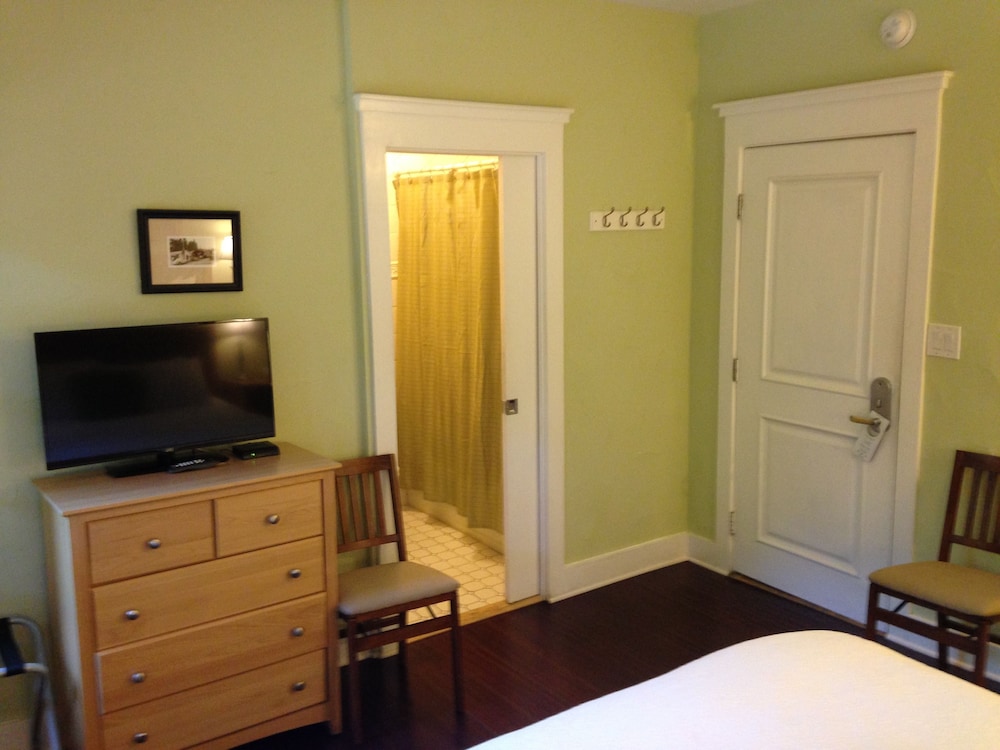 Senior Room, 1 Queen Bed photo 1