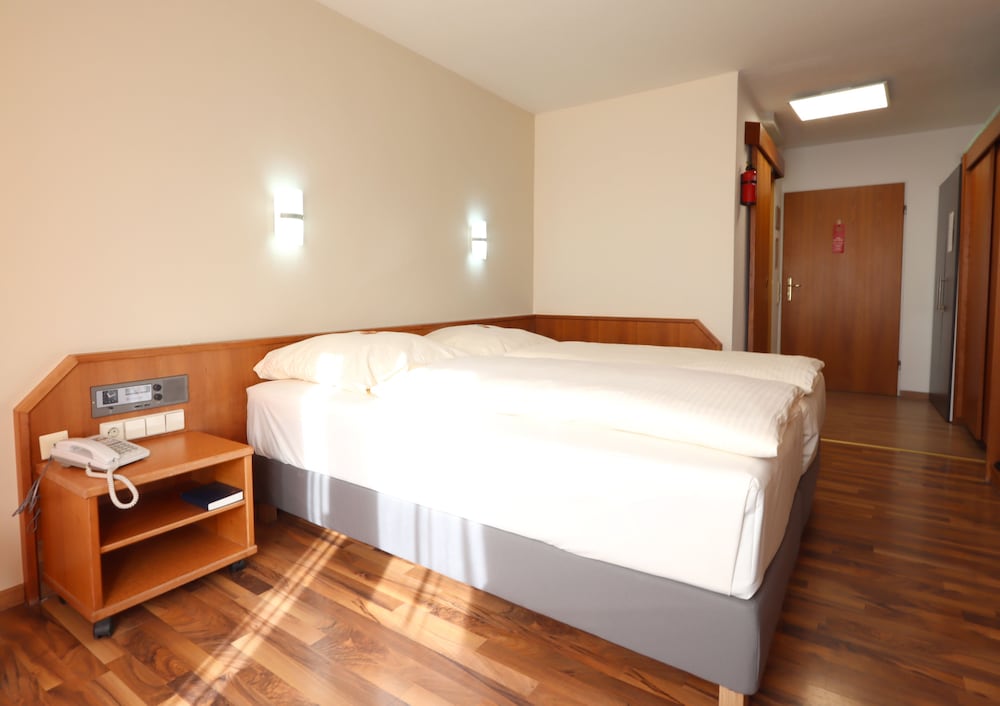 Basic Double Room, Non Smoking