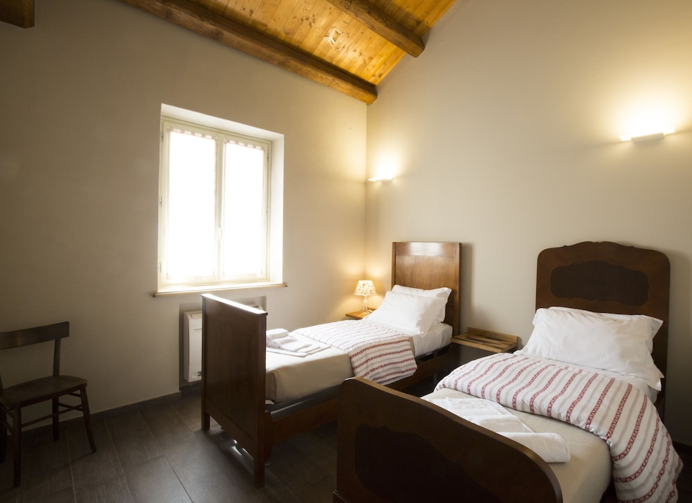 Deluxe Quadruple Room photo 3