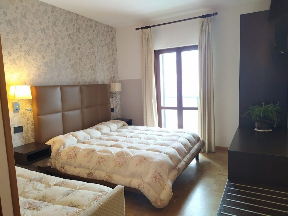 Deluxe Double Room, 1 Bedroom, Garden View photo 1