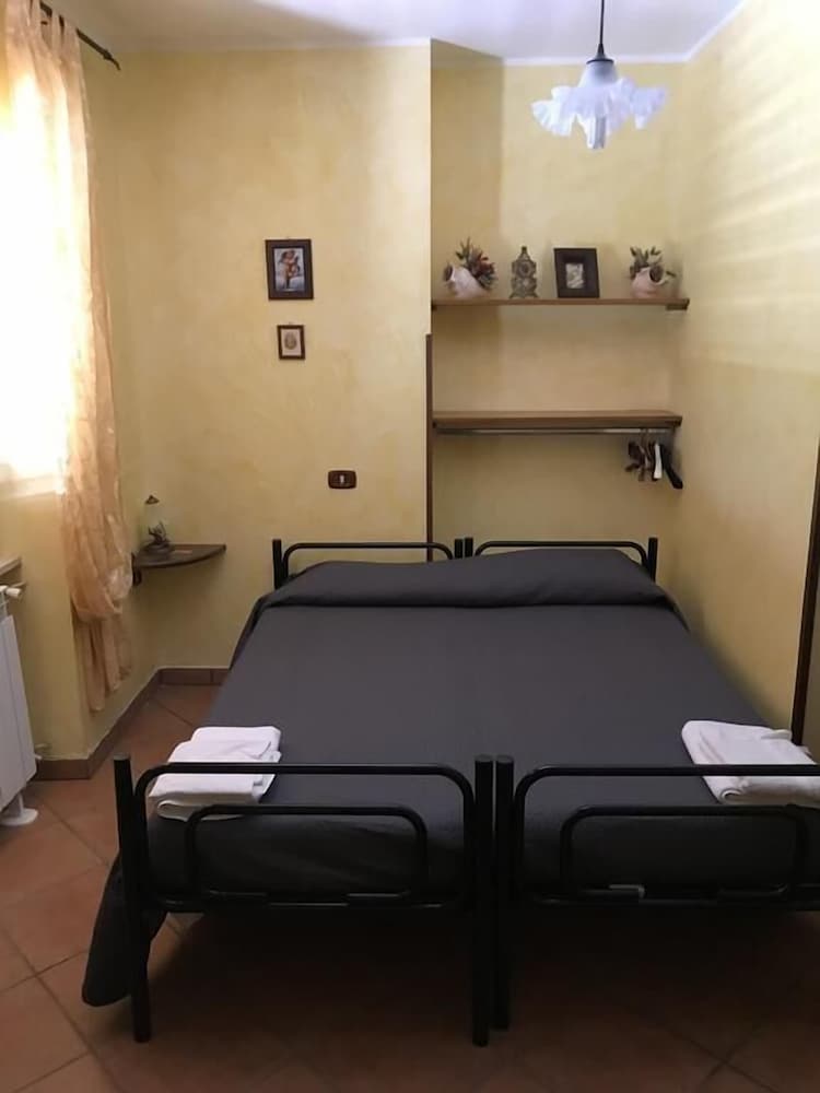 Standard Single Room, Hill View photo 3