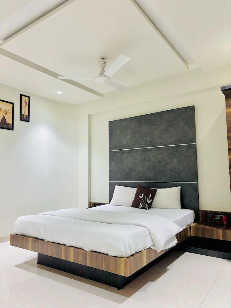 Deluxe Double Room, City View photo 2