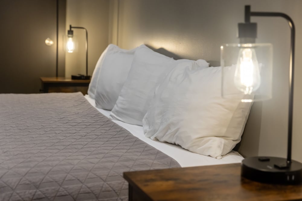 Montvale Signature Suite - Photo 3