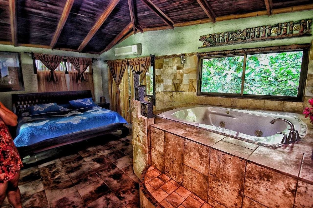 Honeymoon Suite photo 1