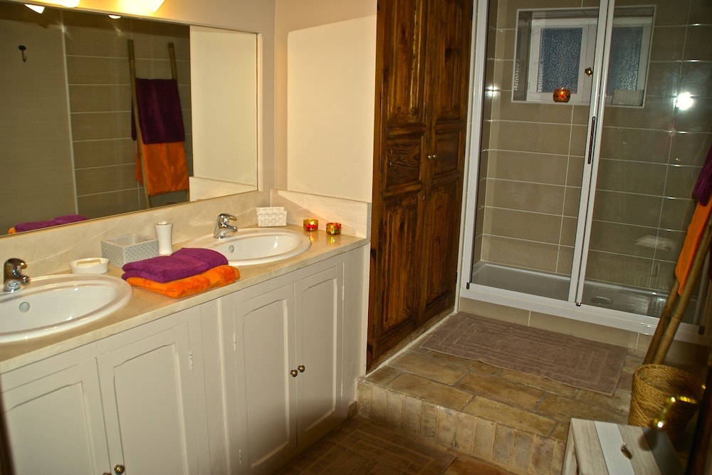 Comfort Triple Room, Ensuite, Garden View (Ninon) photo 2