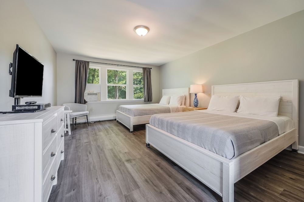 Standard Room, 2 Double Beds, Motor Lodge photo 1