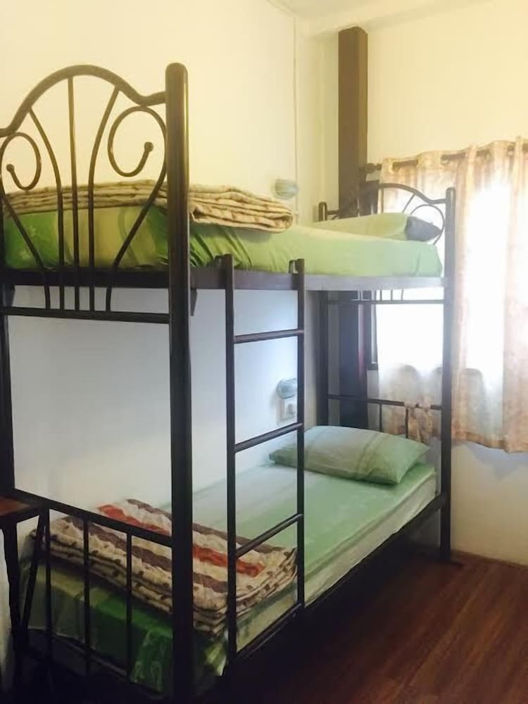 Mini Triple Room (Shared Bathroom) photo 1