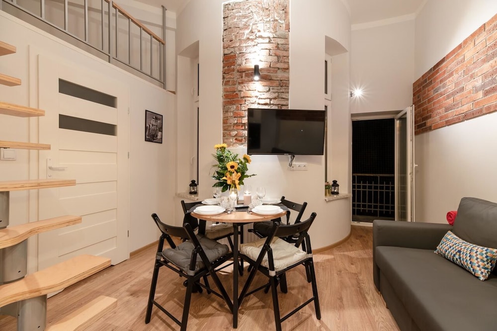Apartment (D17)