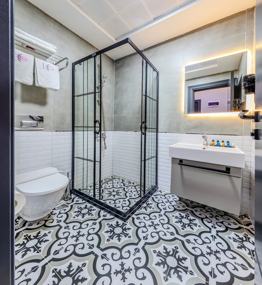 Deluxe Quadruple Room - Photo 2