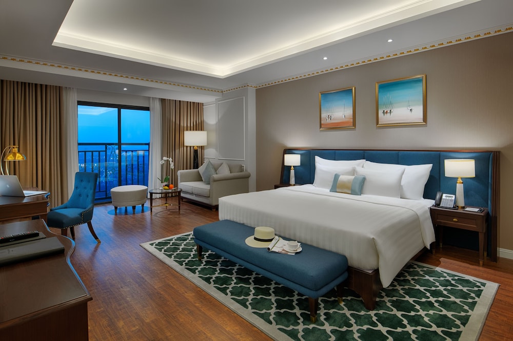 Deluxe Double Room, Golf View - Photo 1