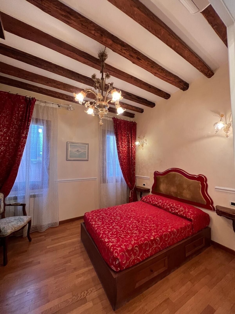 Suite photo 1
