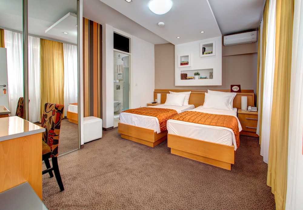 Classic Twin Room