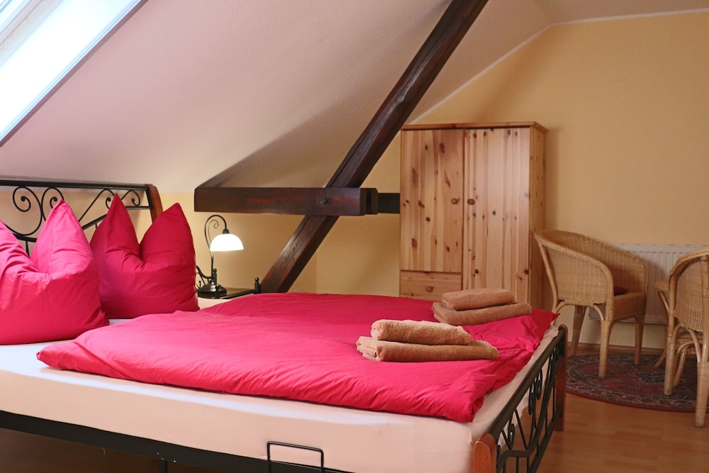 Comfort Apartment, 2 Bedrooms, Balcony photo 2