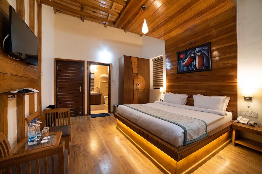 Luxury Three Bedroom Villa photo 3
