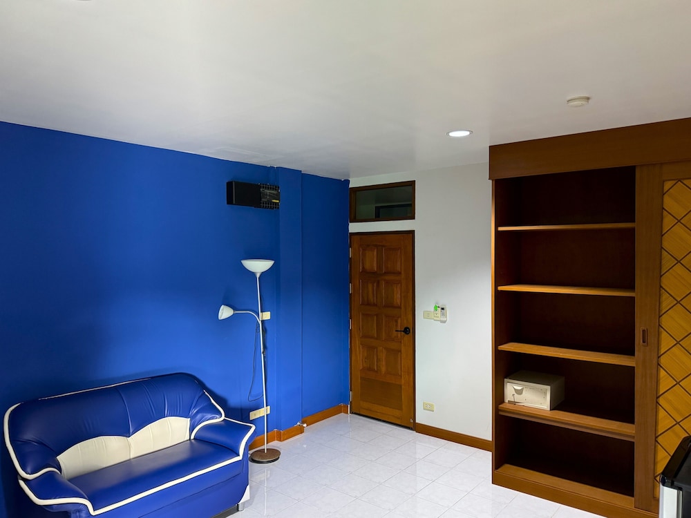 Deluxe Suite - Photo 13