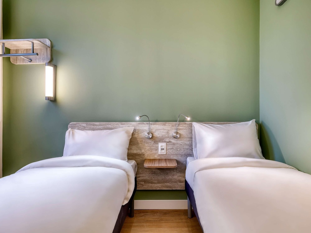 Standard Room, 2 Twin Beds - Photo 3