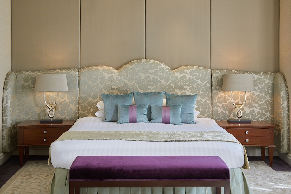 Suite (Landmark)