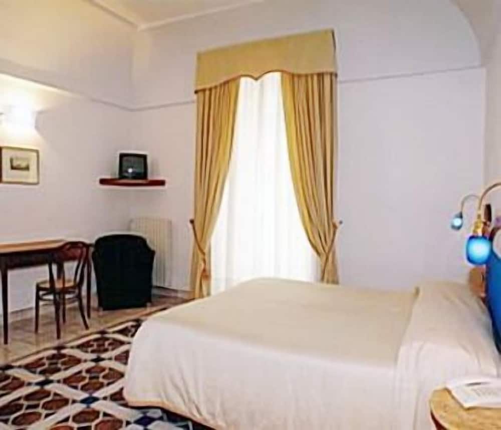 Superior Double Room - Photo 2