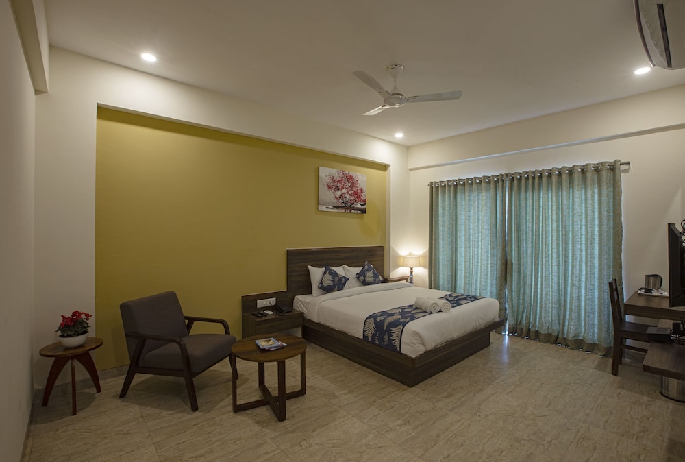 Suite, Balcony