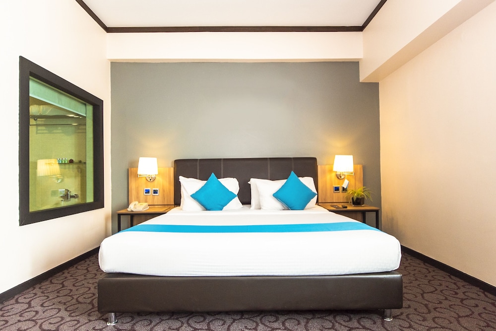 Superior Deluxe Room, 1 King Bed photo 1