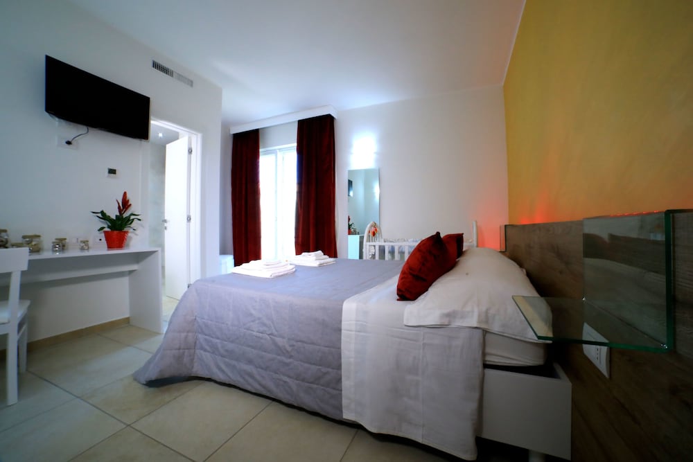 Classic Double Room, Balcony photo 3