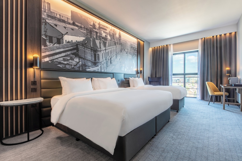 Grand Room, Multiple Beds - Photo 4