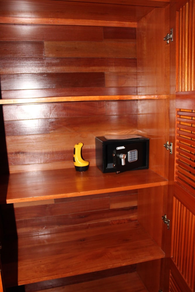 Deluxe Bungalow, 1 Bedroom, 2 Bathrooms (1 King, 2 Single Beds Adults Only) photo 2