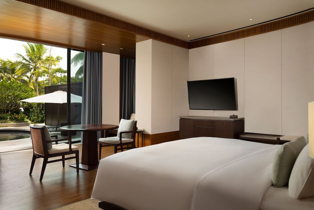 Premium Garden Pool Room, Guest Room, 1 King, Poolside View, Balcony, Private Pool