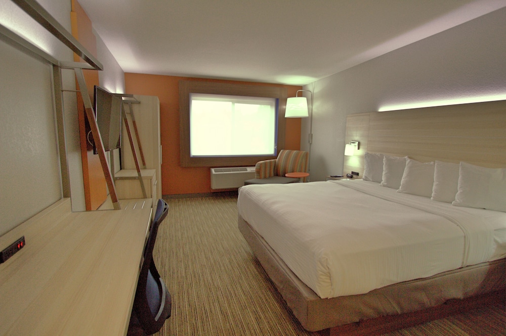 Standard Room, 1 King Bed (Leisure) - Photo 2