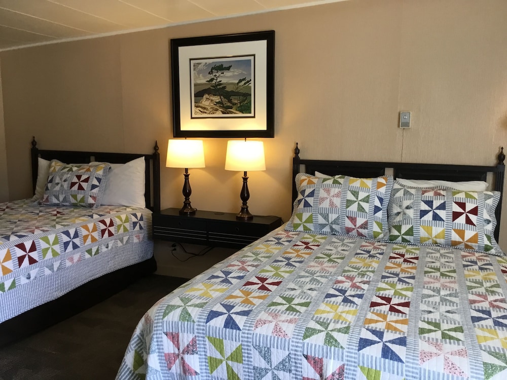 Deluxe Double Room, Multiple Beds photo 3