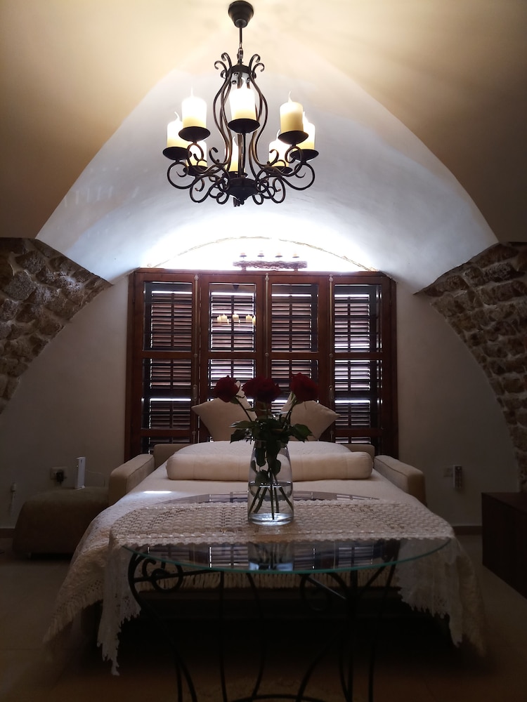 Deluxe Suite, 1 Queen Bed with Sofa bed, Non Smoking photo 2
