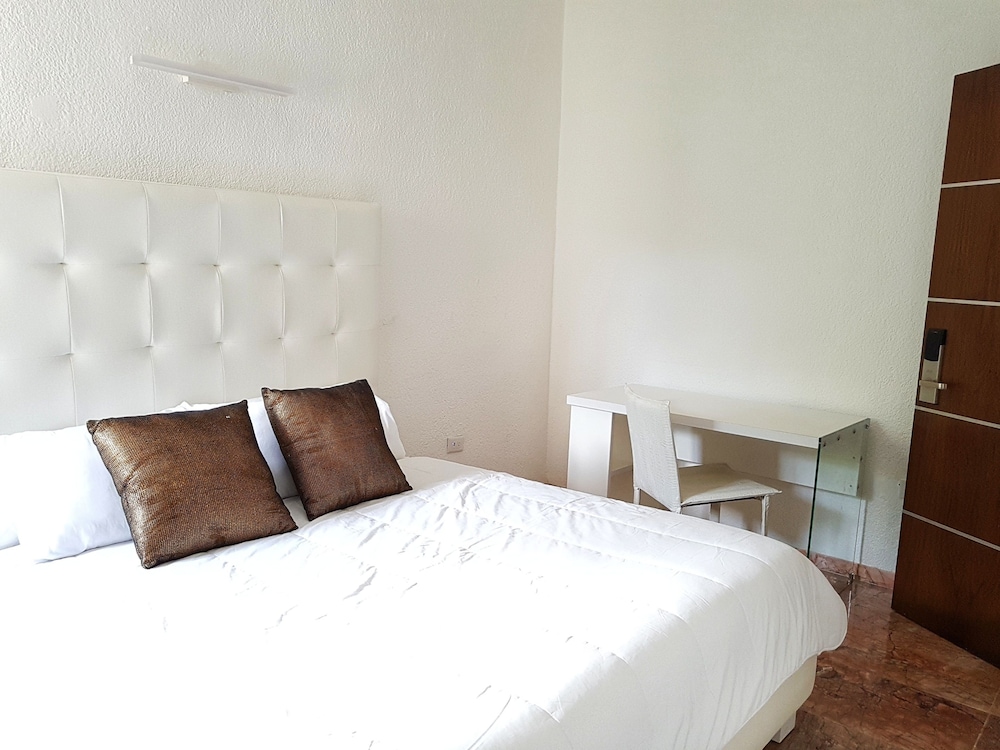 Yellow Diamond Suite photo 1