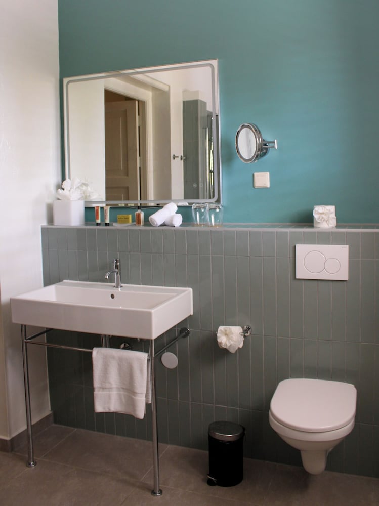 Superior Junior Suite with Private Balcony - Photo 7