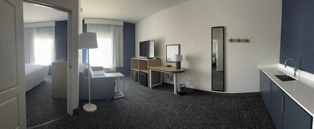 Room, 1 King Bed - Photo 2