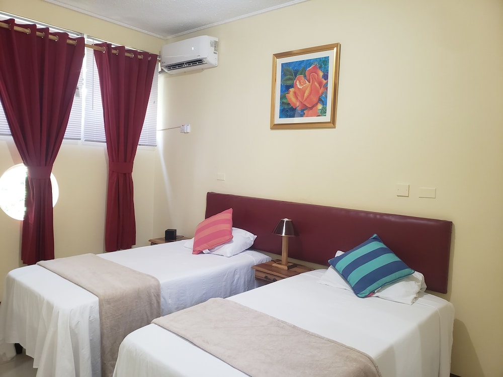 Twin One Bedroom Suite (2 Single Beds) photo 1