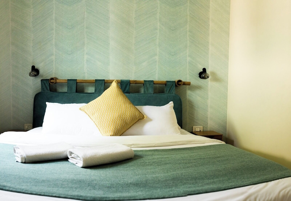 Junior Double or Twin Room, Garden View