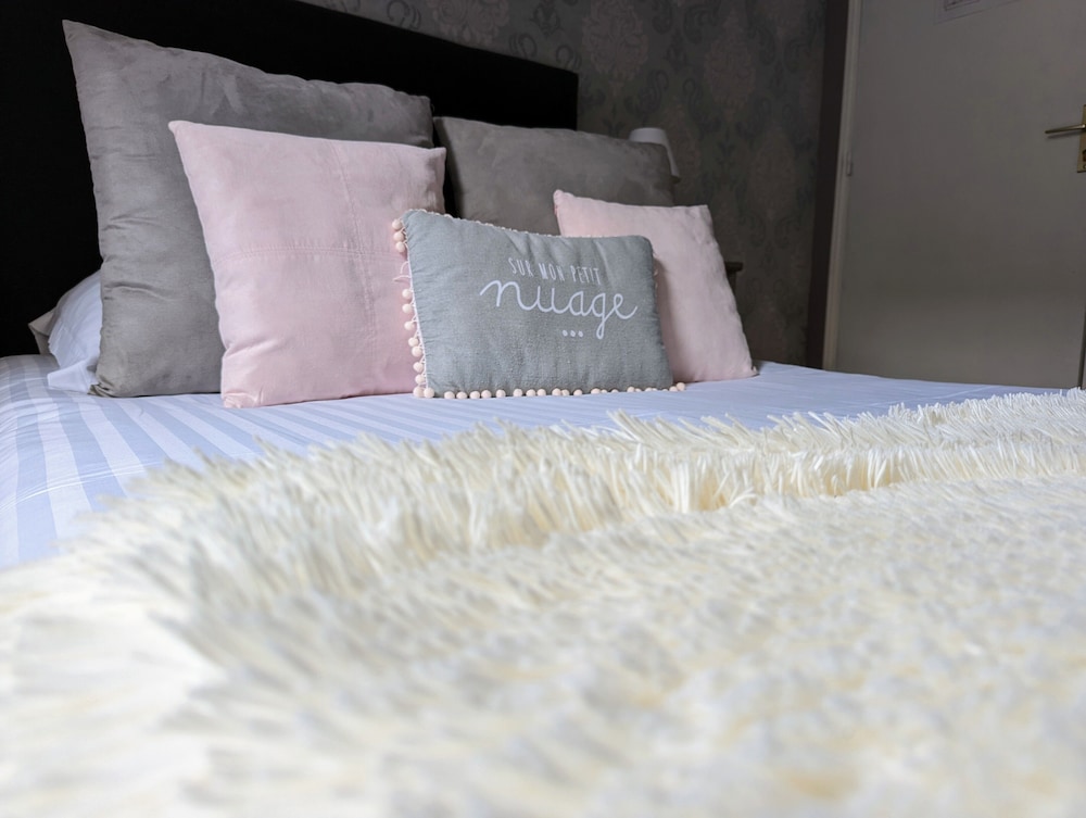 Double Room - Photo 9