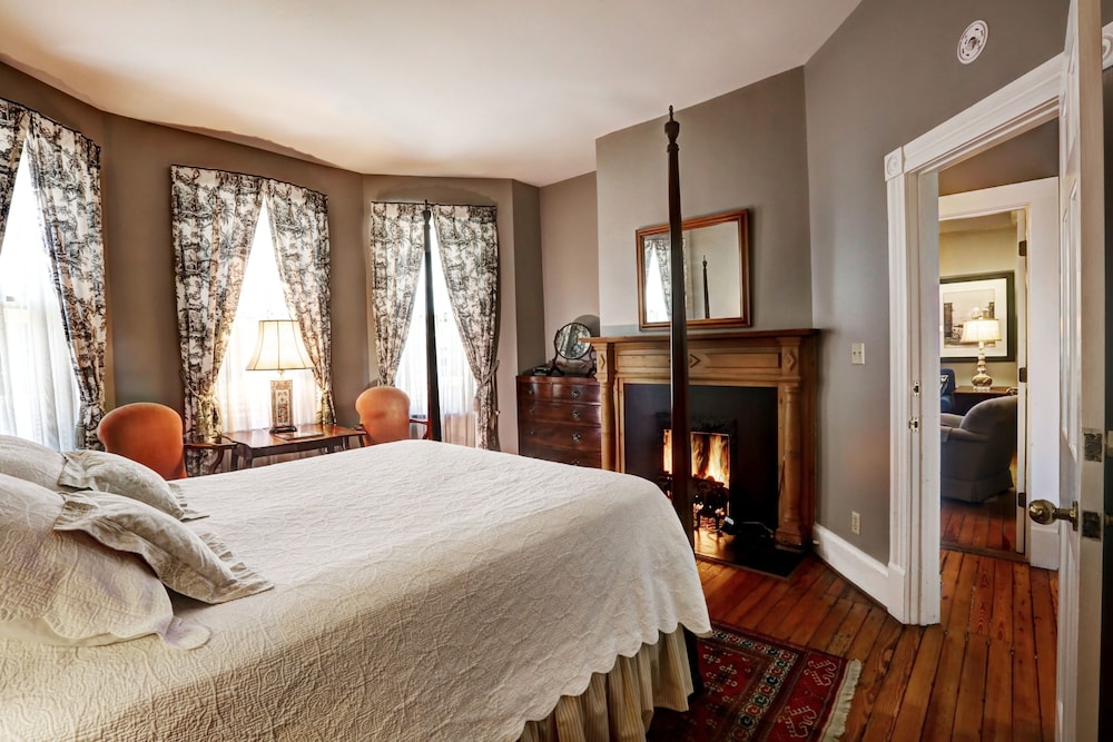 Suite 20 (1st Floor)