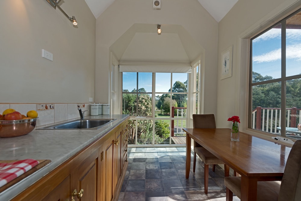 Emily Cottage photo 1