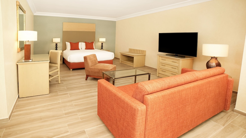 Junior Suite, 1 King Bed - Photo 7