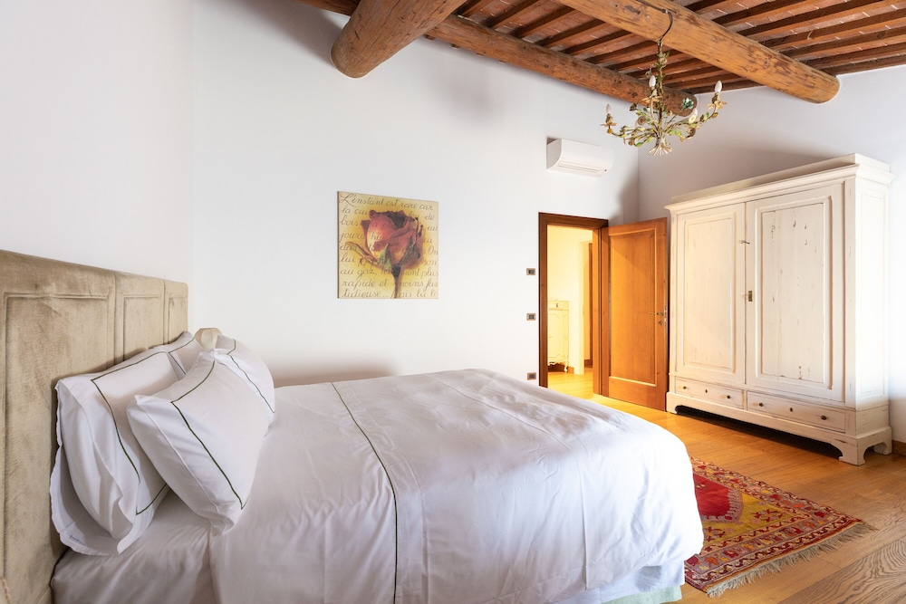 Deluxe Penthouse, 3 Bedrooms, Hill View photo 2