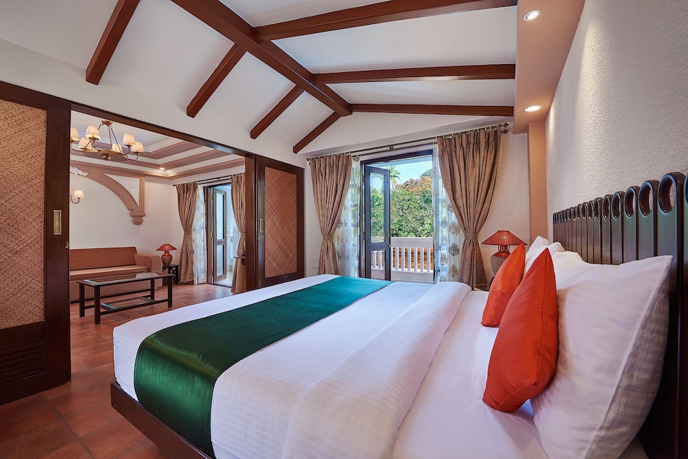 Premium Double Room, 1 King Bed, Non Smoking, Balcony