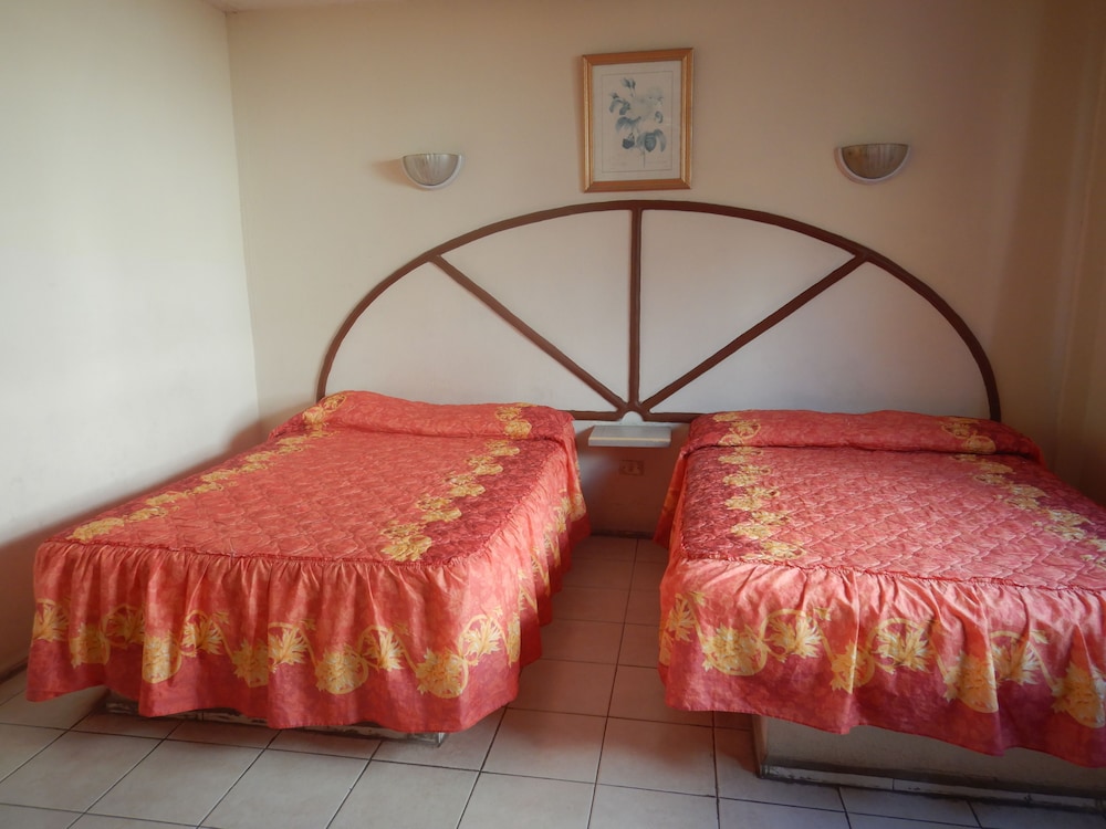 Family Suite, Multiple Beds, Smoking, Partial Ocean View