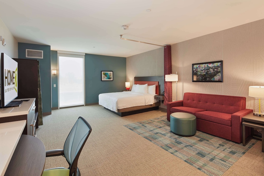 Studio Suite, 1 King Bed, Accessible, Bathtub - Photo 7
