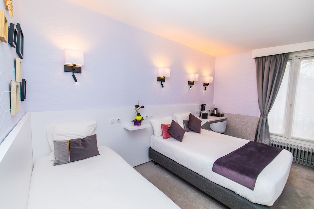 Family Triple Room thumbnail 5